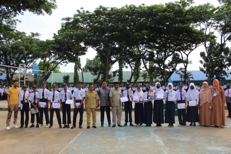 Raih Juara di BerbagaiKompetisi, SMPN 3Palopo Gudang SiswaBerprestasiPenulis Redaksi – 3 November 2022